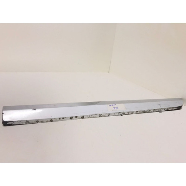 Friso Aplique Porta Traseira Esquerda Vw Passat 2018